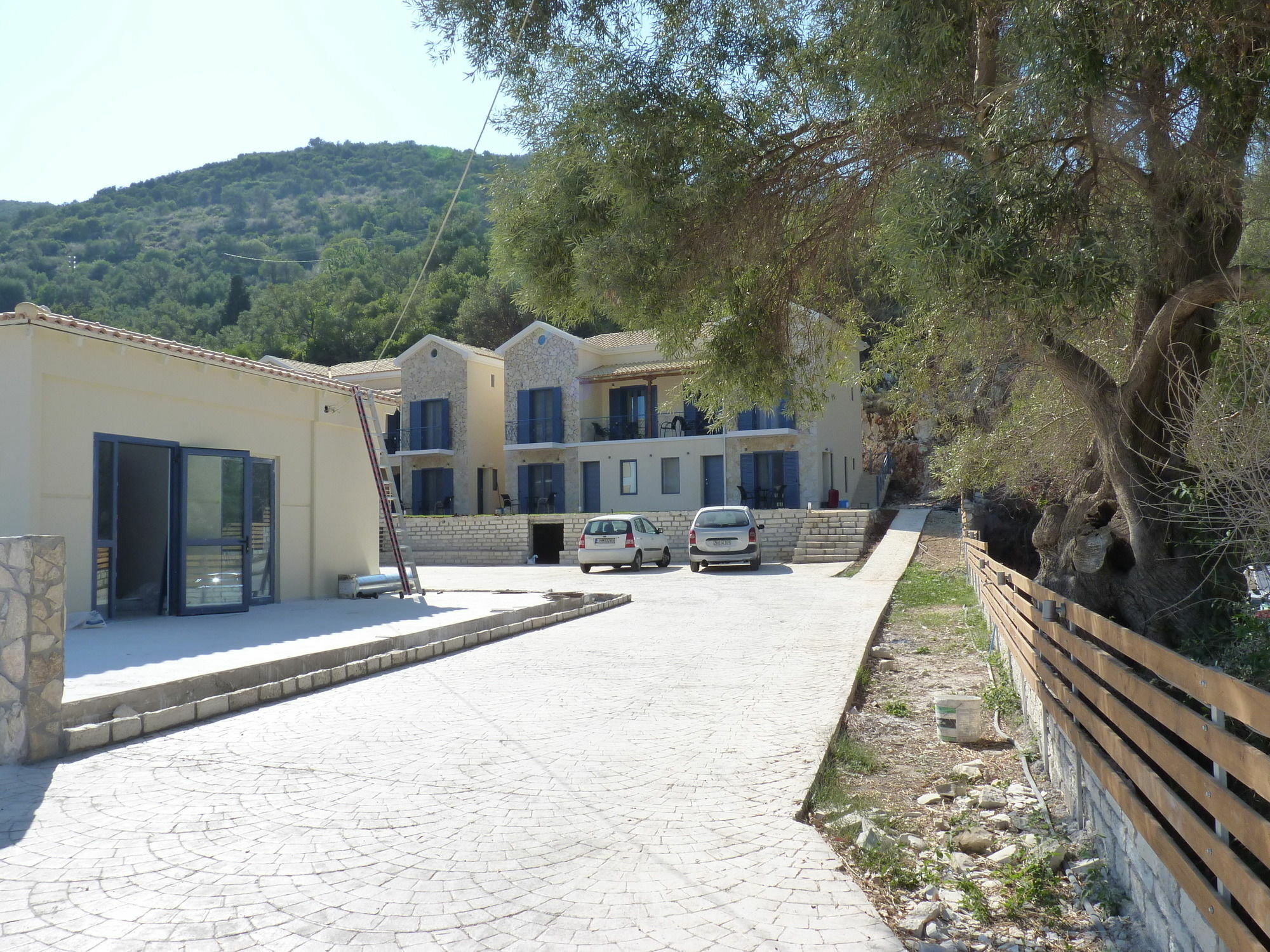 Ilianthos Apartments & Studios 미크로스 지알로스 외부 사진